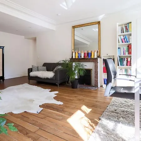And Parisian Style - 3 Bedrooms 公寓 *