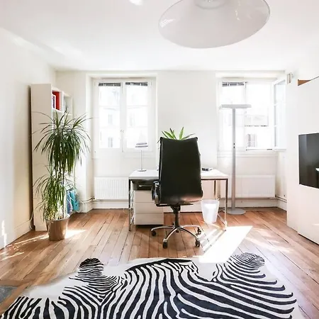 And Parisian Style - 3 Bedrooms 公寓 *