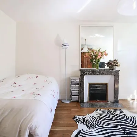 Апартаменты And Parisian Style - 3 Bedrooms