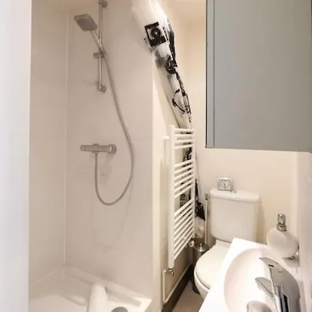 And Parisian Style - 3 Bedrooms Апартаменты