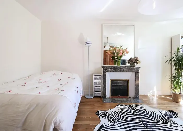 Apartman And Parisian Style - 3 Bedrooms