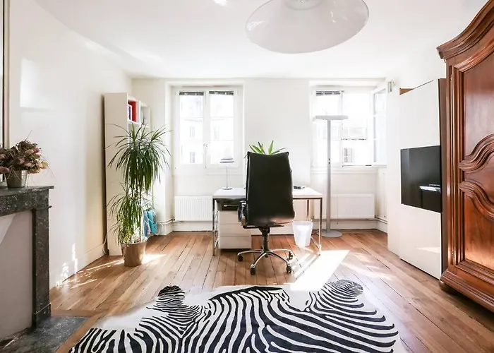 And Parisian Style - 3 Bedrooms Apartman *
